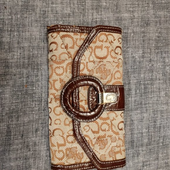 Gently Used Brown Guess Purse with Matching Wallet - Elevate Your Style - Picture 5 of 12